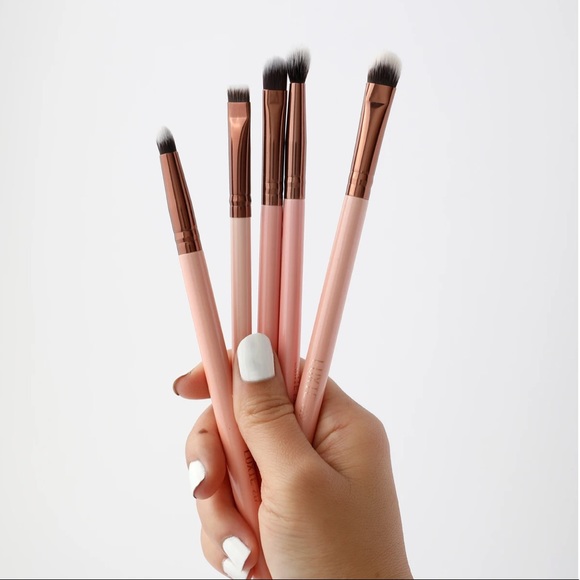 ✨ LUXIE EYECONIC EYE SET - ROSE GOLD ✨ - Picture 3 of 8